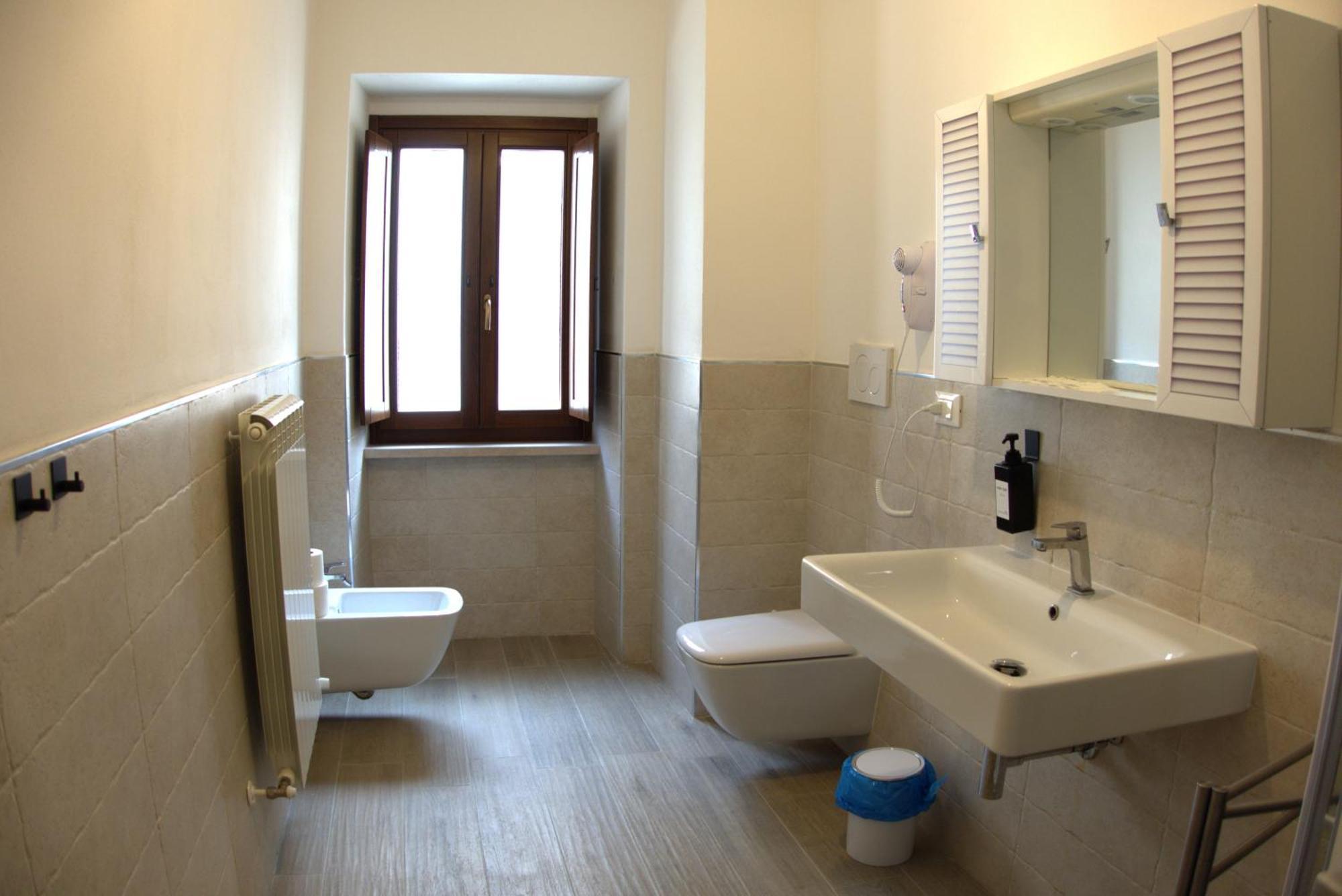 Dimora Del Sole - Civico 13 Hotel LʼAquila Екстериор снимка