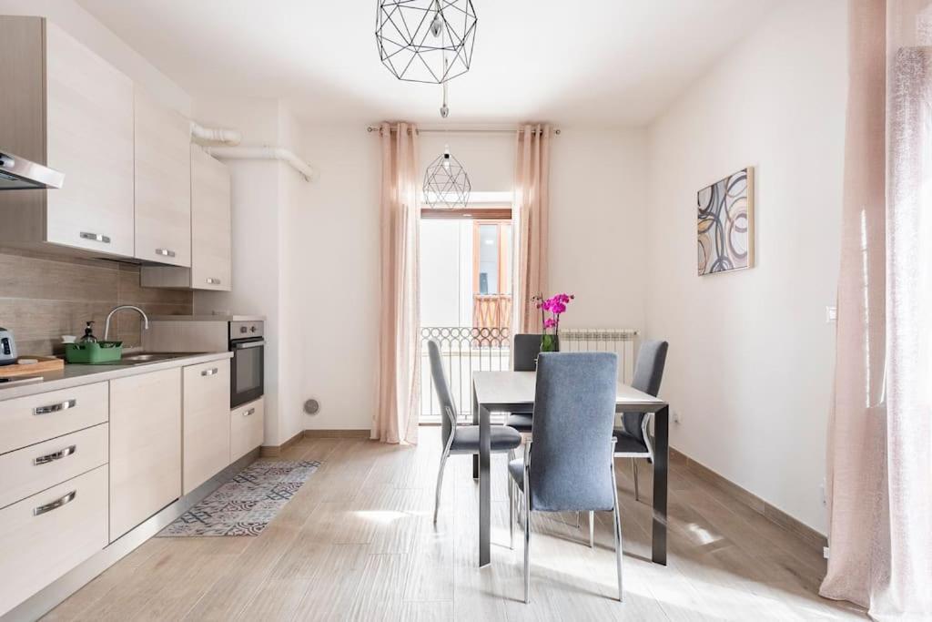 Dimora Del Sole - Civico 13 Hotel LʼAquila Екстериор снимка
